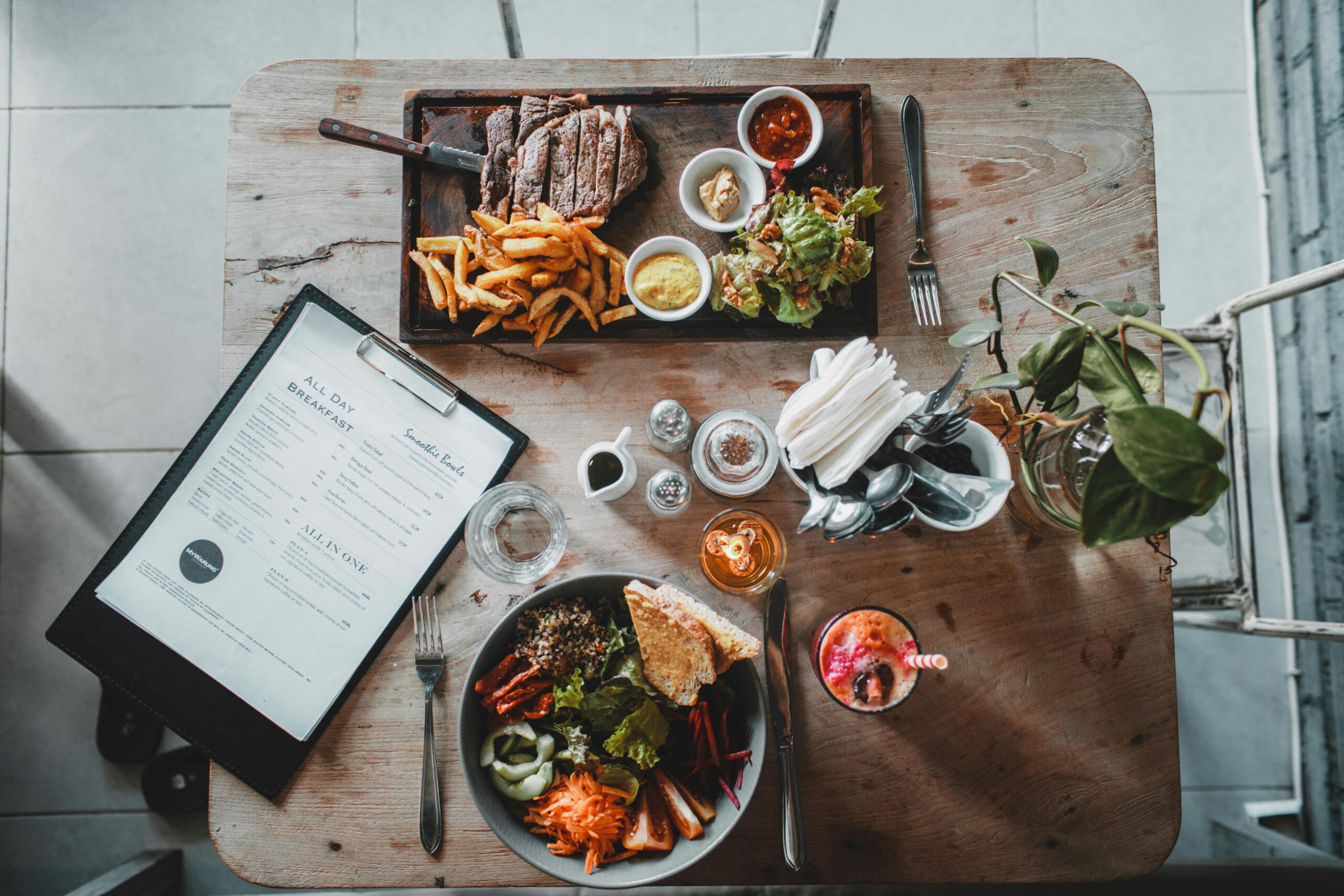 FOOD & BEVERAGES